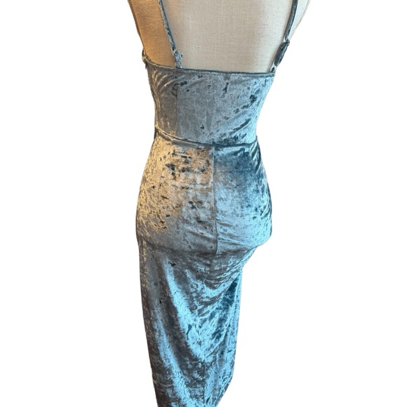 Velvet dress - Picture 3 of 9